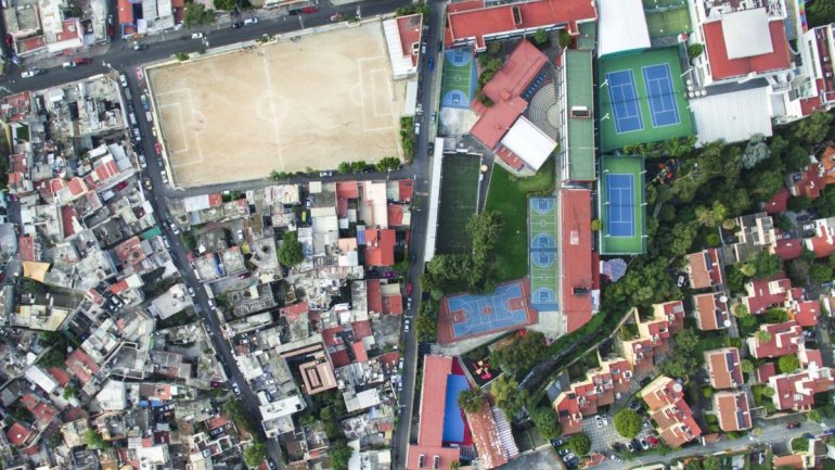 Drone captures shocking photos of inequality in Mexico's biggest city (PHOTO)