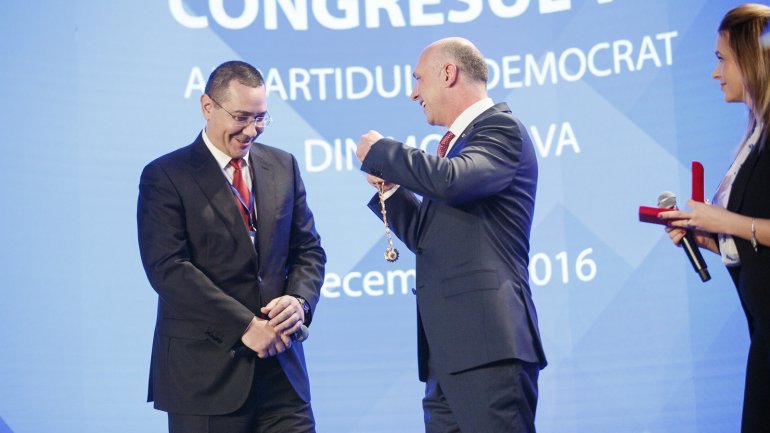 Victor Ponta is awarded with Order of Republic 