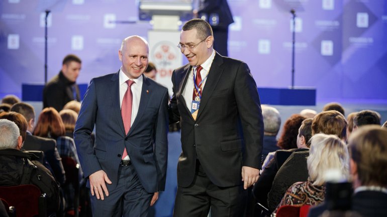 Victor Ponta is awarded with Order of Republic 