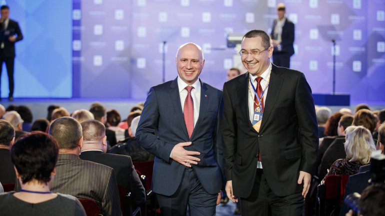 Victor Ponta is awarded with Order of Republic 