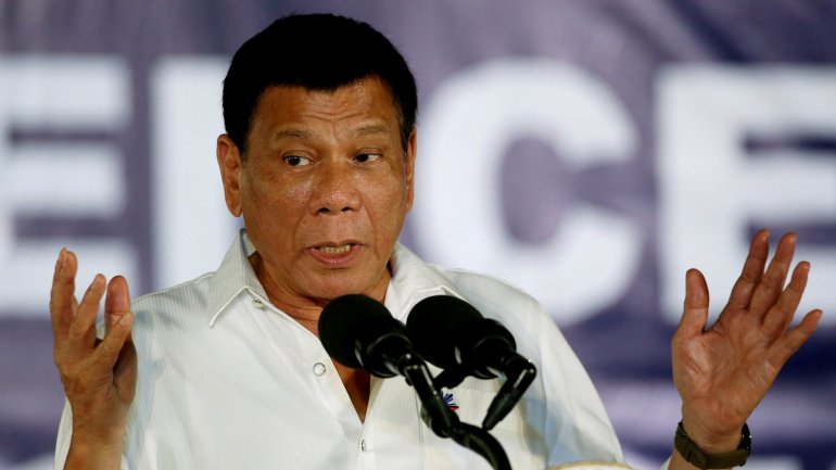 Philippines to investigate Duterte's claims he killed suspects