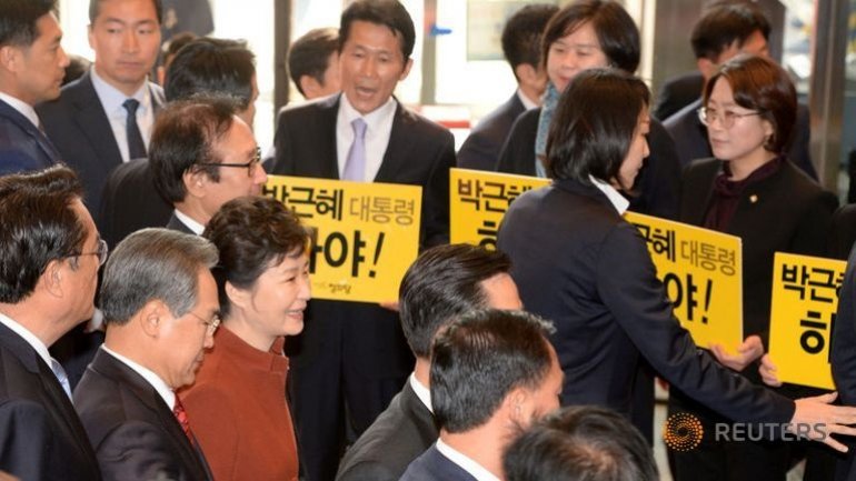 Beginning of end for South-Korean president. Parliament unleashes impeachment procedure