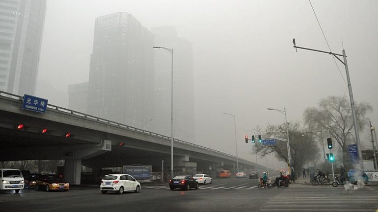 Dozens of flights disrupted in Chinese city due to smog