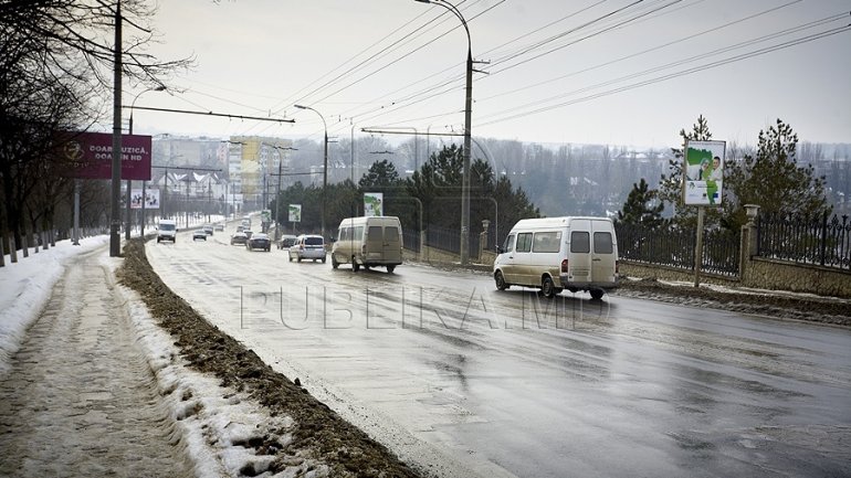 Municipal Enterprise "Exdrupo" has started scattering non-skid material on Capital roads