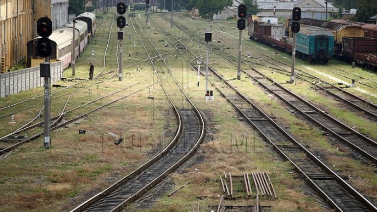 Car hit by train in Sangera town 