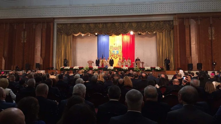 Igor Dodon sworn as president of Moldova, more than 700 guests awaited