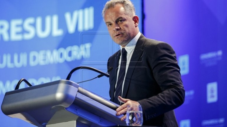 PREMIERE: Vlad Plahotniuc unveils his life and career. PDM leader posts his bio on blog