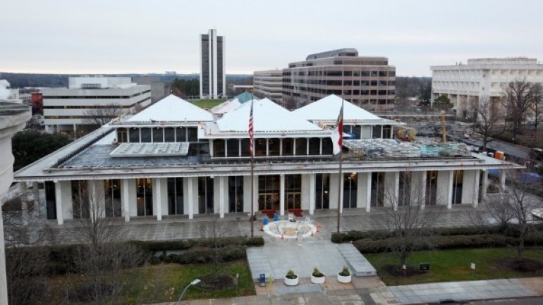 North Carolina considers transgender bathroom law repeal 