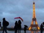 Eiffel Tower to be given €300m facelift under 15-year renovation plan