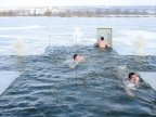 Some Moldovans mark Epiphany by plunging themselves into icy waters (PHOTO REPORT)