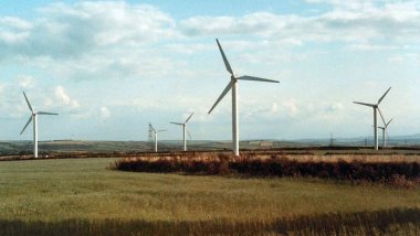 Cornish village marks 25 years of UK wind power