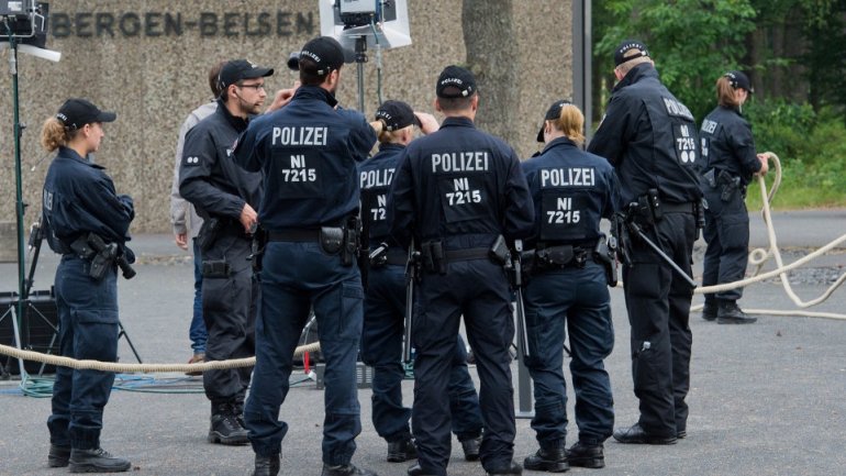 German court jails girl who stabbed policeman in name of IS