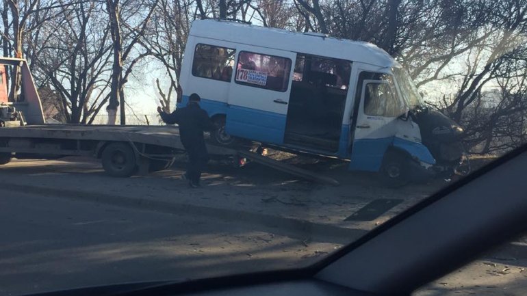 Driver and passenger in hospital after minibus crash (PHOTO)