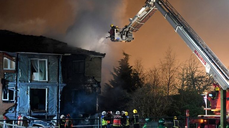 Two arrested following explosion at east London block of flats (PHOTO/VIDEO)