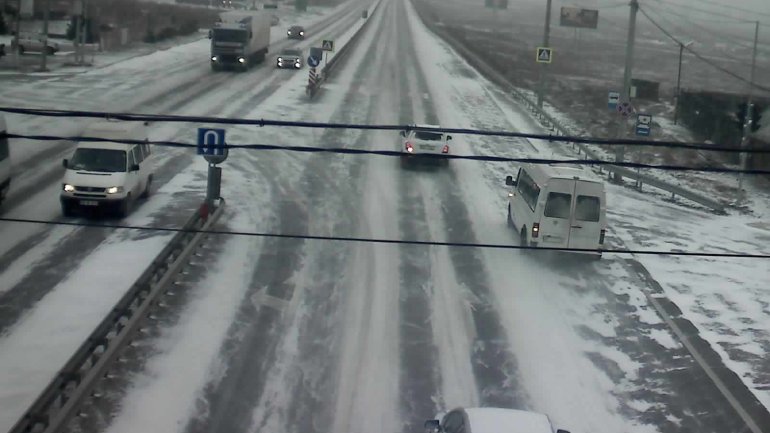 Blizzard covers Moldovan roads in deep snow (PHOTO)