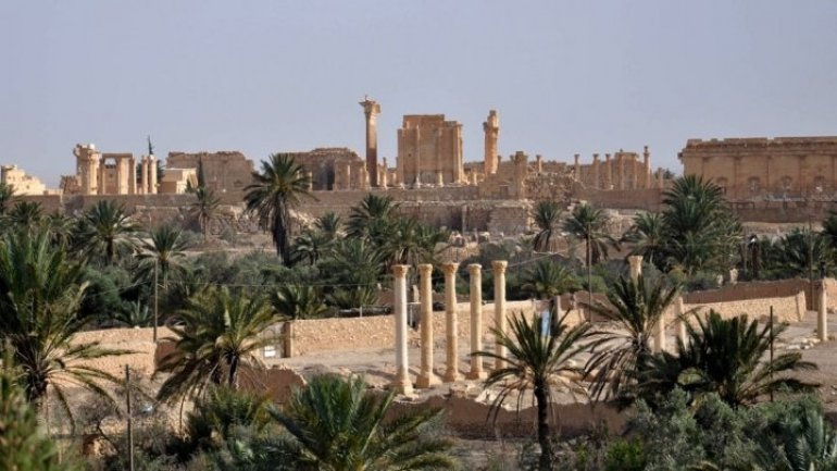 Syria: IS destroys part of Roman amphitheater in Palmyra