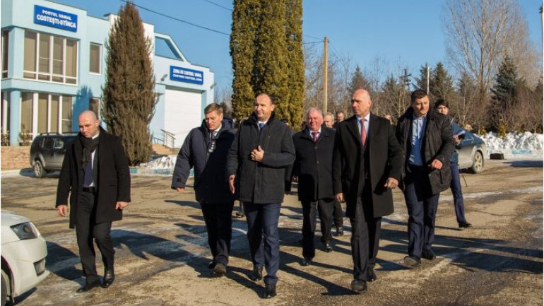 Moldovan prime minister visits one of northern customs posts 