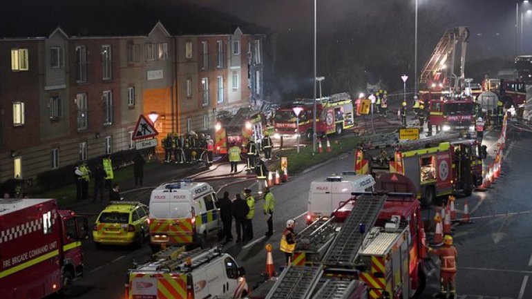 Two arrested following explosion at east London block of flats (PHOTO/VIDEO)