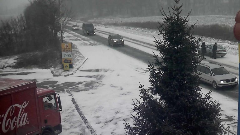 Blizzard covers Moldovan roads in deep snow (PHOTO)