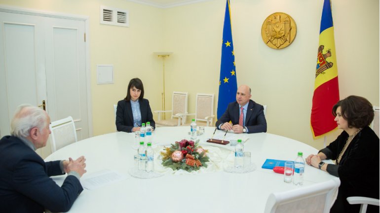 Prime Minister Pavel Filip meets national music master, Eugen Doga (PHOTO)