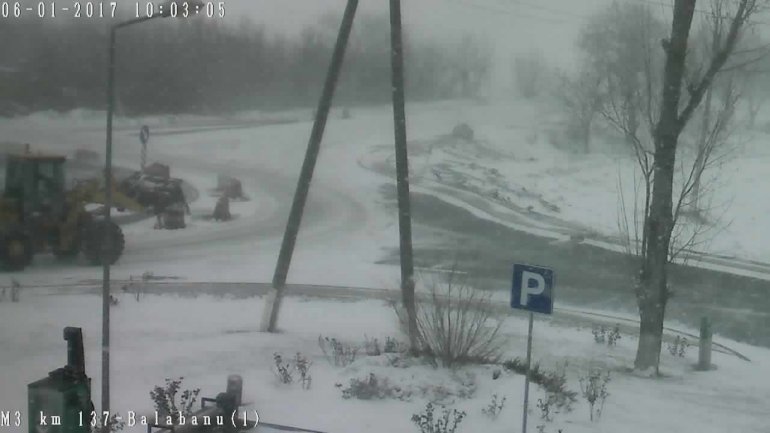 Blizzard covers Moldovan roads in deep snow (PHOTO)