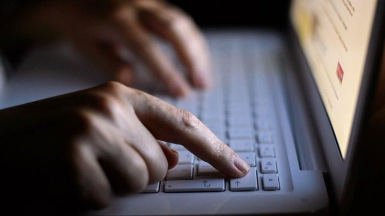 UK schools targeted by web fraudsters