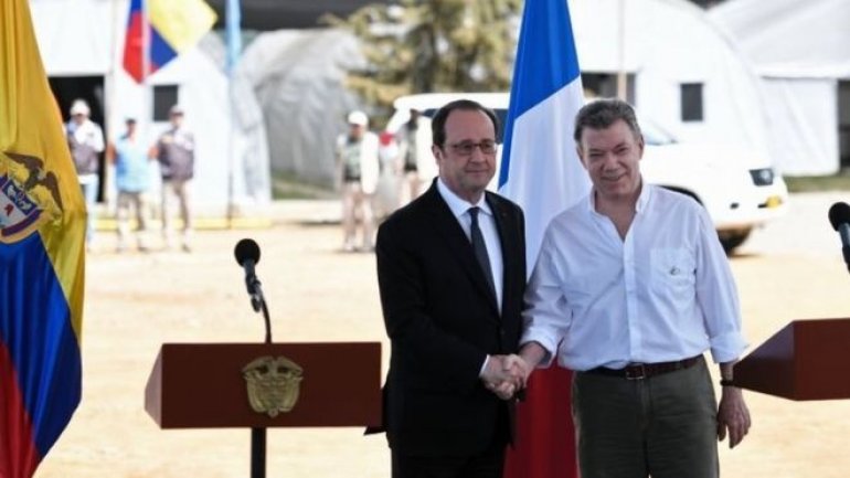 French President Hollande visits Colombia rebels