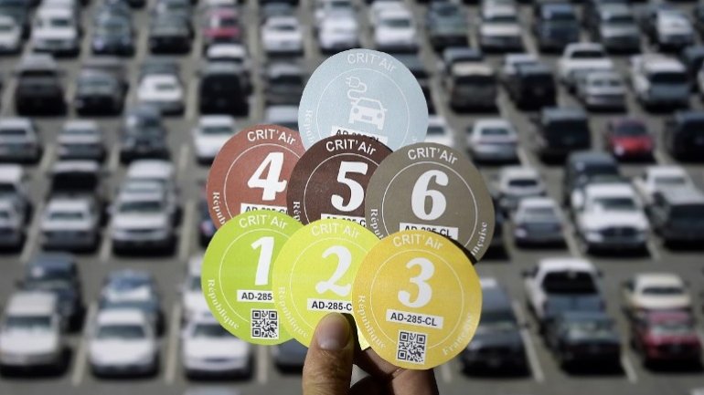 Paris vehicle pollution sticker scheme comes into force