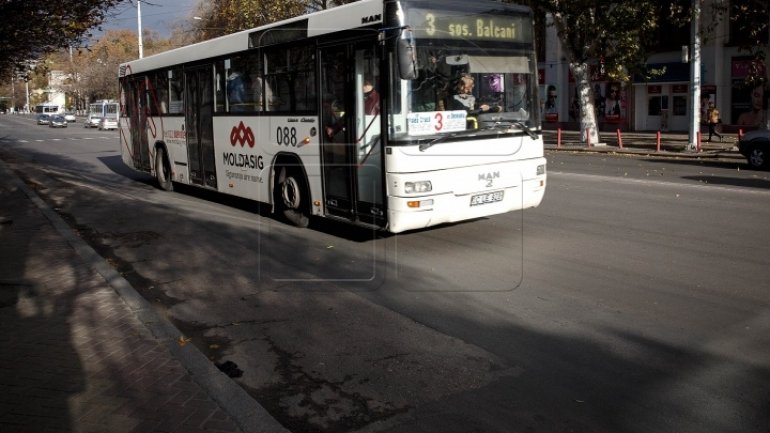 Court fight over right to buy second-hand buses for Chisinau