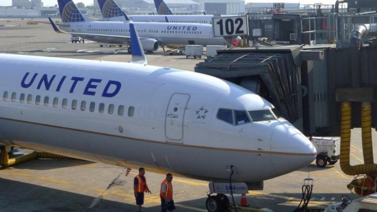 United flights delayed after computer glitch grounds U.S. planes