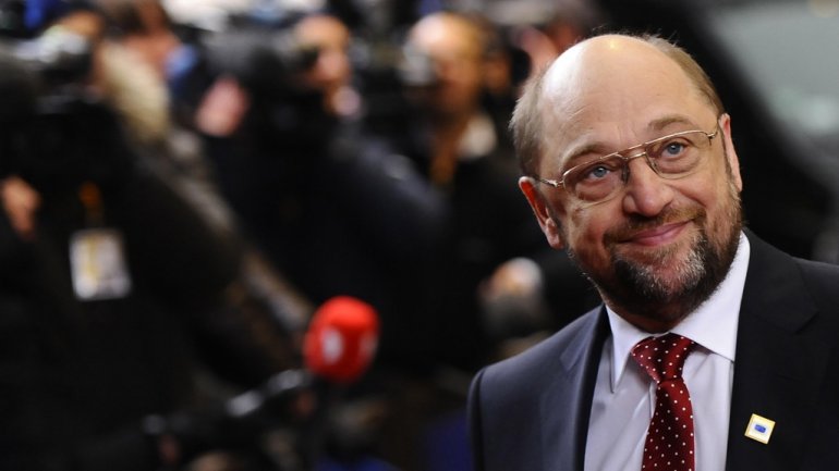 GERMAN ELECTIONS: Social-Democrats advance Schulz to battle Merkel