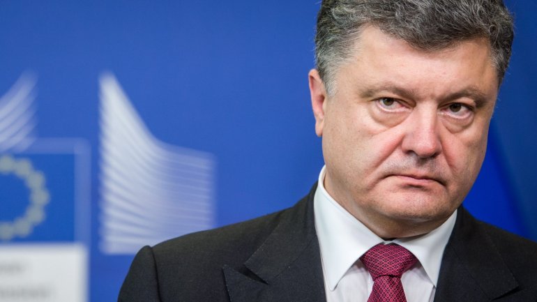 Ukrainian president asks U.S. president to keep sanctions on Russia