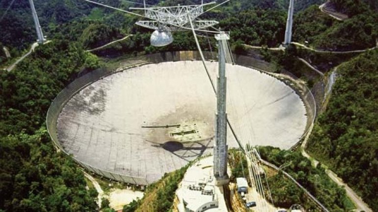 Scientists receive radio signal from distant galaxy