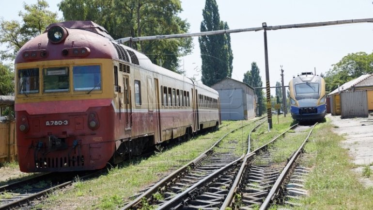 Freight train hits truck near Chisinau