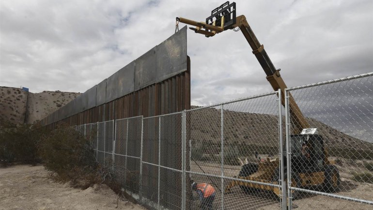 Israeli company's shows readiness to build Trump's wall