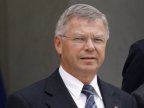 Former Norwegian PM says he was held at US airport over Iran visit