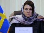 Sweden defends officials wearing headscarves in Iran