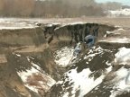 Multiple dwellings from Cantemir district endangered. The river washes the soil away and the pit extends towards the buildings