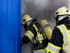 Firefighter training: Rescuers face smoke and high temperatures (VIDEO)