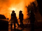 Crews battle fire in auto repair shop in Chisinau (VIDEO)