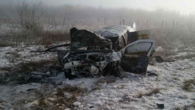 Car catches fire on Chisinau-Orhei route. Four injured, one in serious condition (PHOTO)