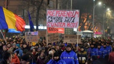 Protests erupt in Romania as ruling party plans to decriminalize official misconduct