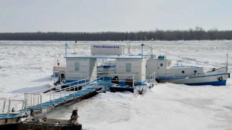 Danger of inevitable catastrophe on the Danube Delta. Ships stuck in ice (PHOTO)