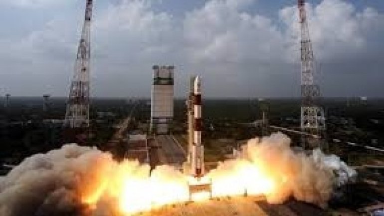 India launches record 104 satellites in single mission (VIDEO)