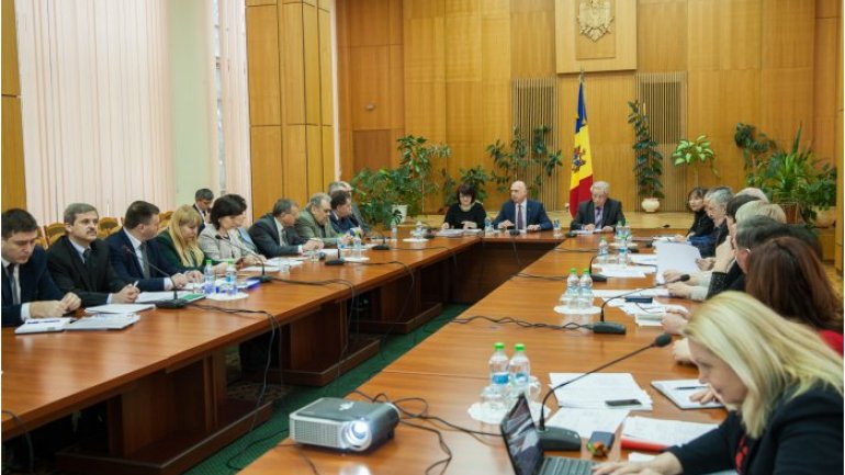 Moldovan PM chairs meeting on draft list of professional training fields