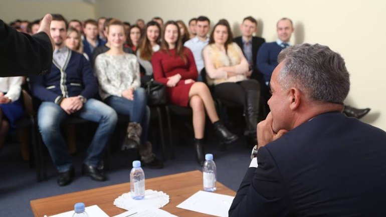 Vlad Plahotniuc held meeting with youth from PDM on occasion of party's 20th anniversary