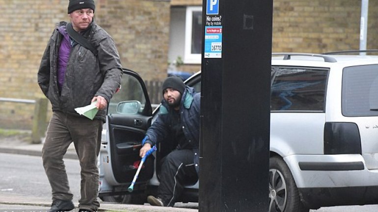 "Homeless" gang drives to Cambridge in Romanian car after BEGGING for cash