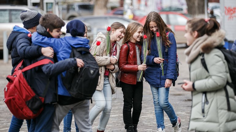 Wedding for a day. "Gheorghe Asachi" High School students celebrate Dragobete (PHOTOREPORT)