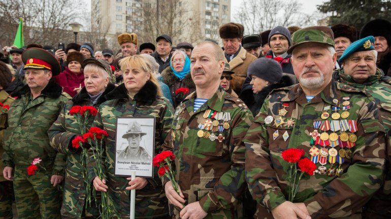 Soldiers killed in Afghan war commemorated in Chisinau (PHOTO)