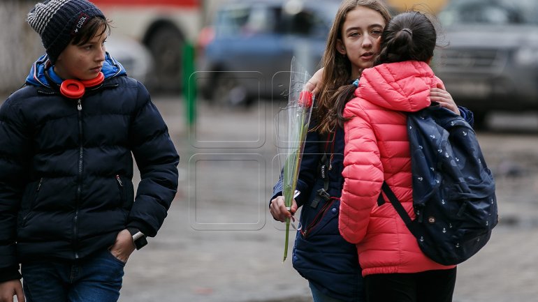 Wedding for a day. "Gheorghe Asachi" High School students celebrate Dragobete (PHOTOREPORT)